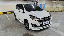 TDP Rendah Daihatsu Ayla 1.2 R Deluxe Bensin-MT 2017 Hitam CUAID