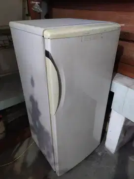 Kulkas satu pintu mitsubishi normal dingin