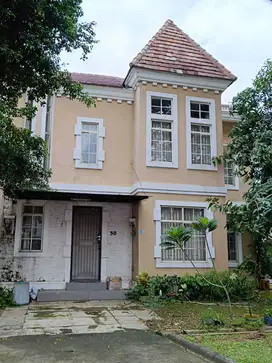 Rumah di Perum Lippo Karawaci Taman Britania Excalibur Tangerang