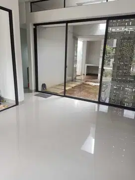 Disewakan Rumah Siap Huni di Cluster Flora Summarecon
