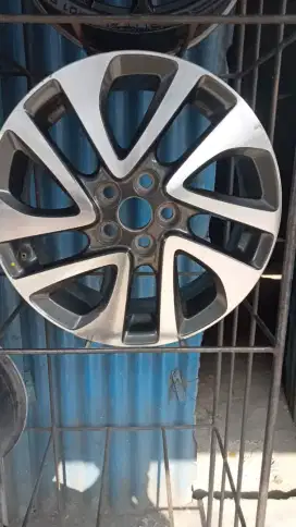 velg ban mobil baru