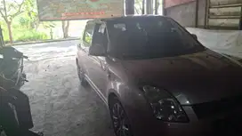 Suzuki Swift CBU GL 1.5 MT Ungu metalik/Pink