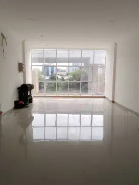 Ruko pluit 3 Lantai Bangunan Bagus Rapi Siap Pakai