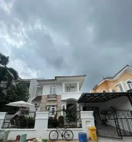 Dijual Rumah Cantik Semi Furnished Baru Renov di Puspitaloka BSD City