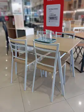 MEJA MAKAN SET 4 KURSI