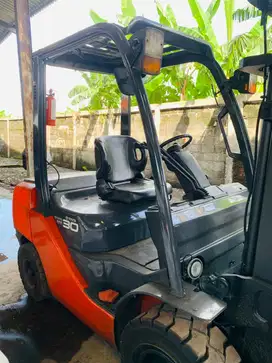READY FORKLIFT TOYOTA 3 TON MAST 3 METER STD TAHUN MUDA HARGA RAMAH