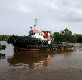 Di jual Tugboat mesin Caterpilar 2x800 hp tahun 1996