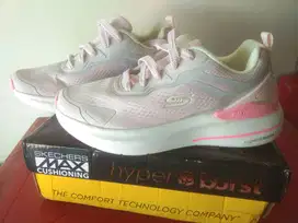 Sepatu Skechers Pink Ukuran 39