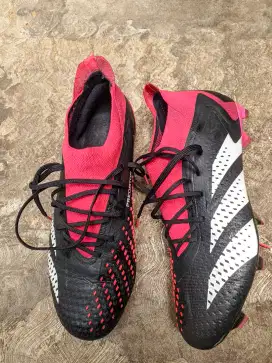 Jual sepatu sepakbola 
Adidas Predator Accuracy.1 L FG