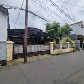 DIJUAL CEPAT RUMAH KAYU PUTIH JAKARTA TIMUR