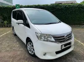 Nissan Serena AT X - 2.0