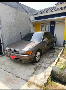 Ford laser 1990 Bensin