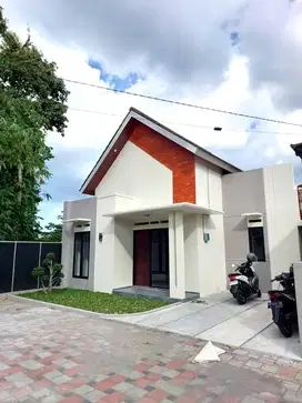 Rumah Baru Desain Cakep di Wedomartani