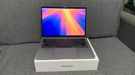 MacBook Air M1 Space gray Fullset garansi iBox sd agustus 2025