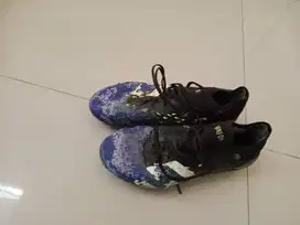 Sepatu bola adidas predator