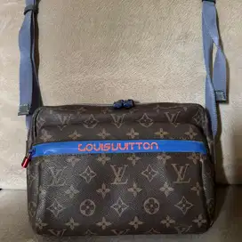 Louis Vuitton Outdoor Messenger Bag in Monogram