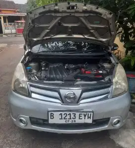 Nissan Grand livina 2010 Bensin