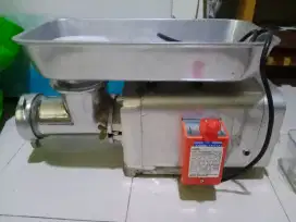 Mesin giling daging listrik