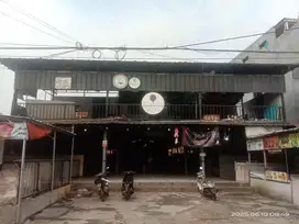Di sewakan bekas foodcourt & gudang