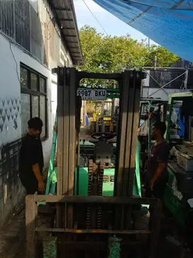 FORKLIFT MITSUBISHI GRENDIA 3 TON MAST TRILIFT KONDISI NORMAL