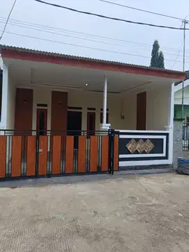 Jual perum Ambar graha permai Cileungsi full renov luas 72 cash 300jta