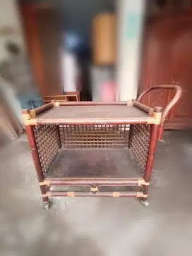 Meja Makan Dorong Rotan
