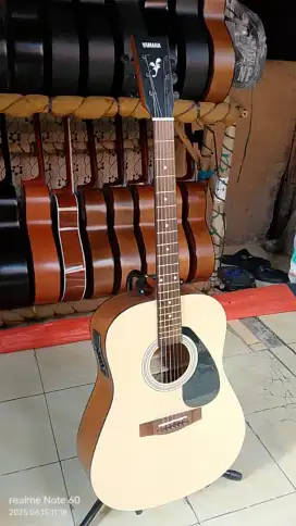 GITAR YAMAHA F310 Elektrik