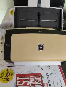 Scanner F4/Folio ADF Fujitsu FI-6130Z ADF - Kecepatan 40 Lbr/Min,Bekas