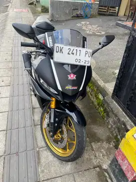 Dijual Yamaha New R25 Hitam