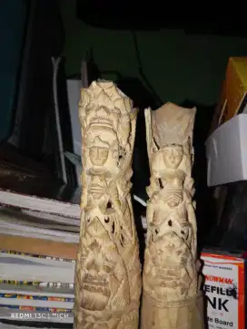 Barang Antik, (Tempat Menyimpan bunga)
