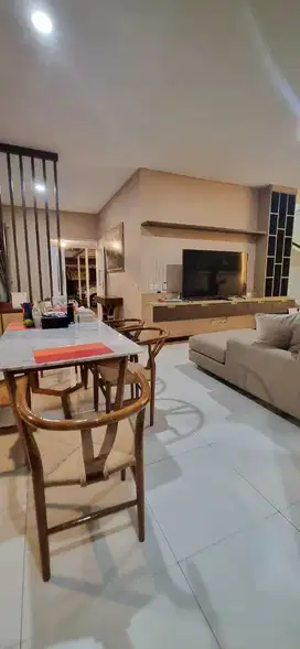 Rumah Posisi Hook 2 Lantai Di Kota Baru Parahyangan Bandung