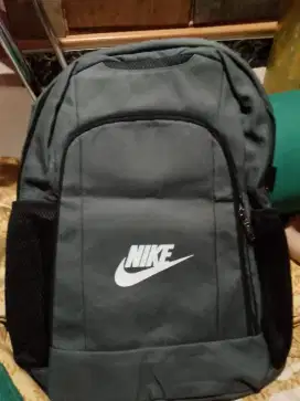 Tas  ransel untuk sekolah
