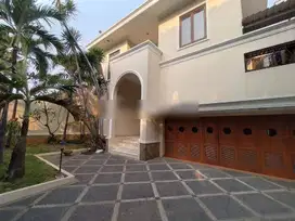 Rumah Bagus Classic Siap Huni Area Kemang