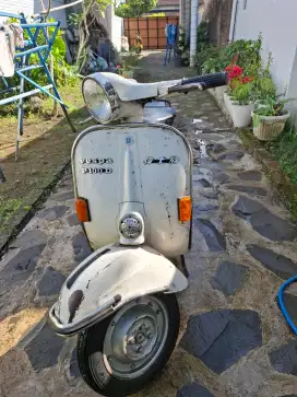Vespa jenis pts, seri P100D