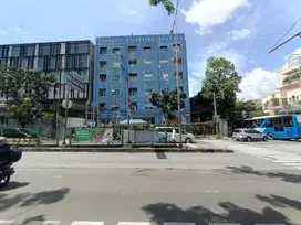 Gedung Hoek 6 Lantai di Setiabudi, Hanya 12 Menit Ke Tol Semanggi