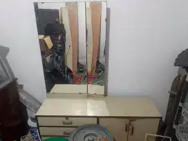 Meja Kaca bekas