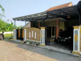 DIJUAL/DIKONTRAKKAN rumah karena pindah tugas!