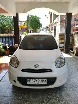 Nissan March 2013