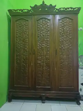 Lemari kayu jati 3 pintu