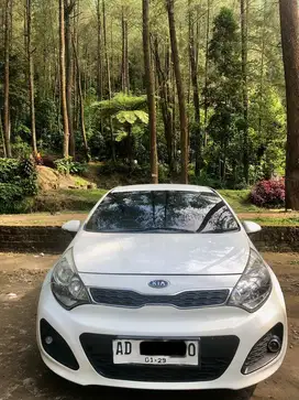 Jual mobil kia rio
