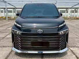 [LOW KM 6.000] TOYOTA VOXY TSS 2022 HITAM TT 2023