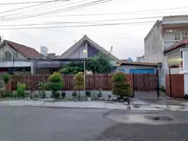 For Sale tengah kota Pucang , Jarang ada
