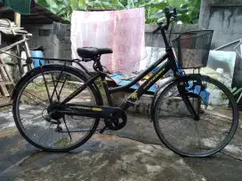 Sepeda bekas pakai wanita
