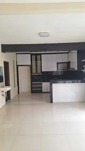 Disewakan Rumah Cantik 2 Lantai Siap Huni di Kota Baru Parahyangan