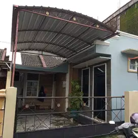 Rumah Minimalis di Kompleks Perumahan Besar di Mojosongo Solo