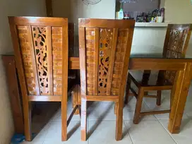 Meja makan jati