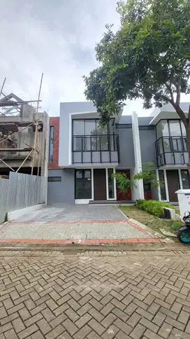 Rumah Brand New Hadap Taman di Kebayoran Bintaro SC-16604