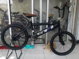 Sepeda BMX asli GT repaint