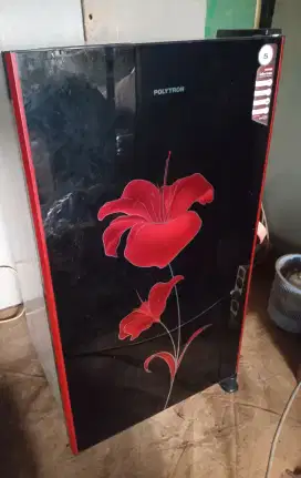 Di jual kulkas 1 pintu polytron pr-15 seri ex baru