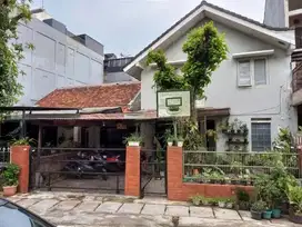 Di Jual Rumah 2 Lantai Lokasi Strategis di Bendungan Hilir Jakpus
